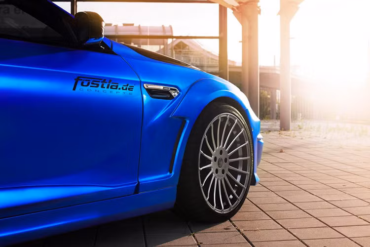 Gói body kit Mirr6r cực độc của Hamann còn trang bị cho mẫu M6 này bộ mâm đa chấu 20 inch cực kỳ mạnh mẽ.