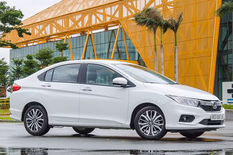 Trong tháng 8/2018 vừa qua, Honda City vẫn thăng hoa với mức tăng đáng kể so với cùng kỳ để đạt khoảng 880 xe bán ra. Trong 8 tháng đầu năm mẫu xe này đạt doanh số 6.664 xe trên toàn thị trường, xếp ở vị trí thứ 8.