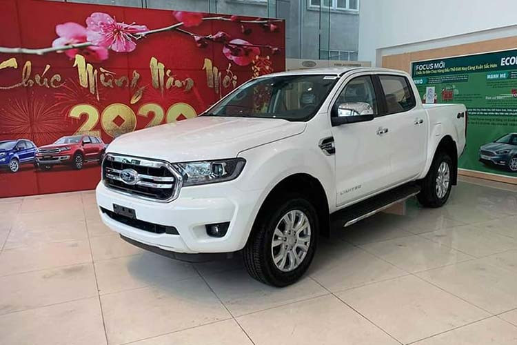 Như vậy, từ đầu năm nay, Ford Ranger có tới 4 phiên bản mới, bao gồm XLT 2.2L 4×4 MT, XLT 2.0L 4×4 AT Limited, Wildtrak 2.0L 4×2 AT (Turbo đơn) và Wildtrak 2.0L 4×4 AT (Turbo kép). Ford Ranger được mệnh danh là "ông vua bán tải" tại thị trường Việt Nam. Tính riêng trong năm 2019, Ford Việt Nam bán ra tổng cộng 13.319 xe Ranger, đạt mức tăng trưởng 54% so với năm 2018. 