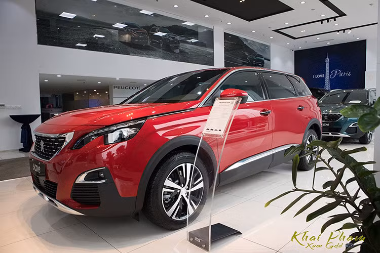 Mẫu xe Peugeot 5008 thế hệ mới ra mắt thị trường ôtô Việt Nam từ cuối năm 2019 đánh dấu sự thay đổi lớn của mẫu SUV 7 chỗ đến từ Pháp. Kể từ khi Peugeot 5008 All New xuất hiện dưới dạng lắp ráp trong nước, doanh số của Peugeot Việt Nam được cải thiện đáng kể, thậm chí bằng cả năm bán hàng từ trước.