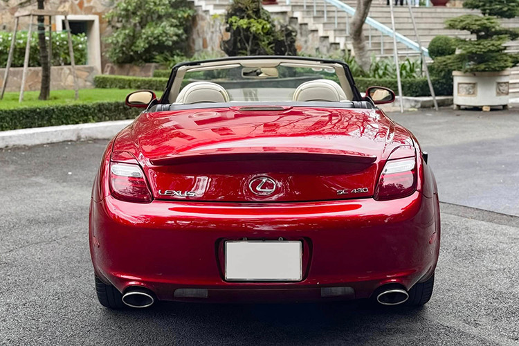 Dù có giá cao, Lexus SC430 vẫn là lựa chọn hấp dẫn đối với những người đam mê xe thể thao Nhật Bản và muốn sở hữu một mẫu coupe 2 cửa với động cơ V8 hiếm hoi tại Việt Nam.