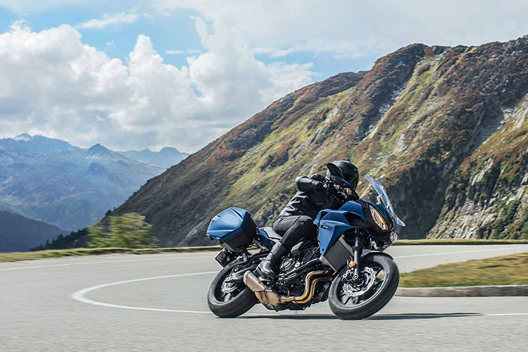 Tracer 700 GT sẽ có sẵn ba màu — Phantom Blue, Nimbus Grey và Tech Black. Xe sẽ sớm được bán ở châu Âu, với giá bán khởi điểm 8.799 Euro (237,7 triệu đồng). Xe sẽ cạnh tranh trực tiếp với V-Strom 650 GTA của Suzuki, Versys 650 Grand Tourer của Kawasaki và Triumph Tiger 800