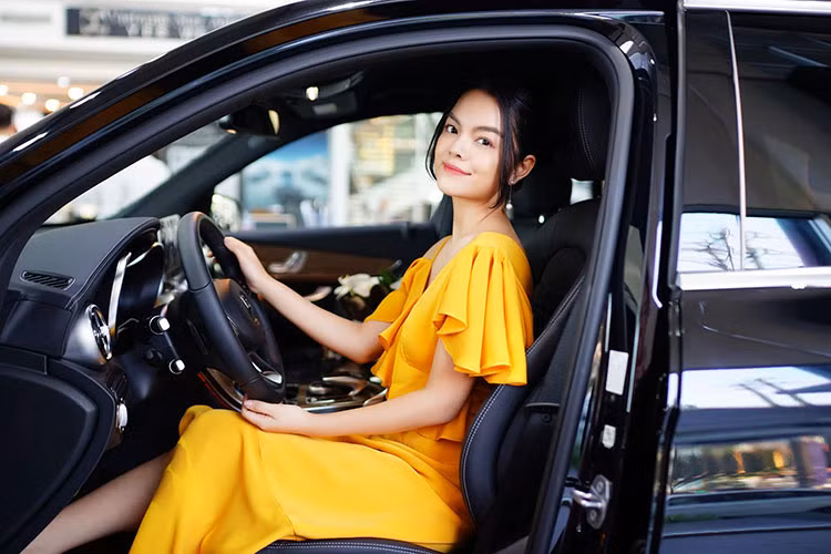 Mercedes-Benz GLC 250 4Matic bản nâng cấp của nữ ca sĩ Phạm Quỳnh Anh vẫn được trang bị động cơ I4 2.0L sản sinh 211 mã lực, Hộp số tự động 9 cấp 9G-TRONIC đi kèm hệ dẫn động 4MATIC. Mô-men xoắn cực đại 350 ngay từ vòng tua máy 1.200 vòng/phút, có mức tiêu hao nhiên liệu trung bình ở mức 6.5L/100 km. Đi kèm 5 chết độ lái khác nhau là "Comfort", "ECO", "Sport", "Sport+" và “Individual”.