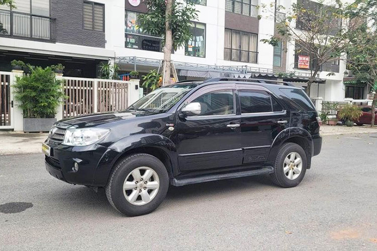 Tuy nhiên, những chiếc xe Toyota Fortuner chạy 14 năm chất lượng được chủ nhân giữ gìn đều được chủ nhân chuyển nhượng với mức giá từ 39 đến 410 triệu đồng, ứng với câu "tiền nào của nấy".
