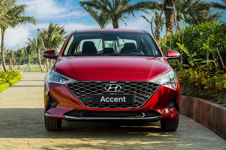 Mẫu sedan cỡ B của Hyundai đạt 920 xe trong tháng 5/2023, giảm 130 xe so với tháng trước. Tuy vậy, đây vẫn là mẫu sedan hạng B ghi nhận doanh số tốt nhất hiện nay và đứng ở vị trí thứ 7 trong Top 10 xe bán chạy nhất theo tháng. Tổng cộng 5 tháng đầu năm, Hyundai Accent bán ra 5.913 xe.