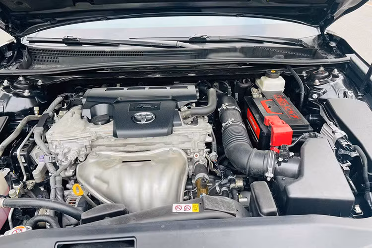 Các trang bị an toàn khác của xe còn có hệ thống cân bằng điện tử, kiểm soát lực bám đường, chống bó cứng phanh ABS, phân bổ lực phanh điện tử, cảnh báo phương tiện, camera lùi...