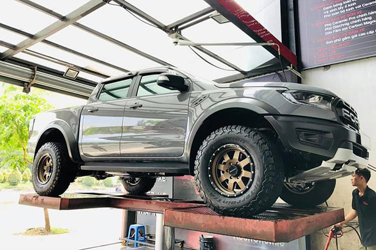 Bên cạnh đó, với mỗi hợp đồng mua xe Ford Ranger Raptor, Ford Everest hay Mazda CX-5 khách hàng cũng sẽ được ưu đãi 50 triệu đồng tiền mặt, tùy phiên bản. Được biết loạt xe ôtô giảm giá tại Việt Nam thời điểm này do nhiều yếu tố, đặc biệt do dịch Covid-19 đang hoành hành cũng khiến cho nhiều người dùng không mặn mà lắm tới việc mua sắm xe.