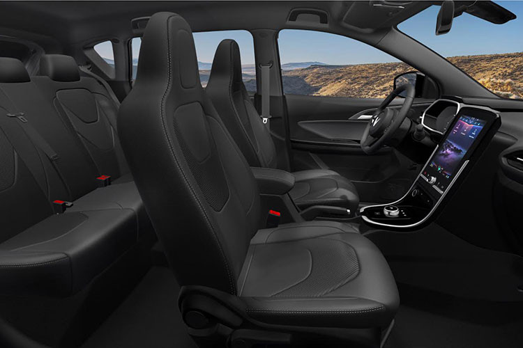 Theo công bố của VinFast, xe E34 có khả năng đi được quãng đường lên tới 300 km sau mỗi lần sạc đầy. Thời gian sạc chậm sạc đầy 100% cho pin của VF E34 là 8 giờ nhưng thời gian gian sạc nhanh đạt 80% dung lượng thì chỉ trong vòng chưa đầy 1 tiếng đồng hồ. Đặc biệt, chỉ cần sạc nhanh 15 phút là xe có thể di chuyển được quãng đường tới 80 km. Pin đạt tiêu chuẩn chống nước IP67.