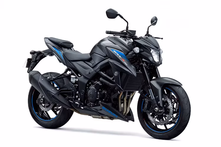 Suzuki GSX-S750 2019 vẫn lấy sức mạnh từ động cơ 4 xylanh, DOHC, 16 van, dung tích 749cc, làm mát bằng dung dịch, sản sinh công suất 112 mã lực tại tua máy 10.500 vòng/phút và mômen xoắn cực đại 81 Nm tại tua máy 9.000 vòng/phút, đi kèm là hộp số côn tay 6 cấp và hệ thống kiểm soát lực kéo.