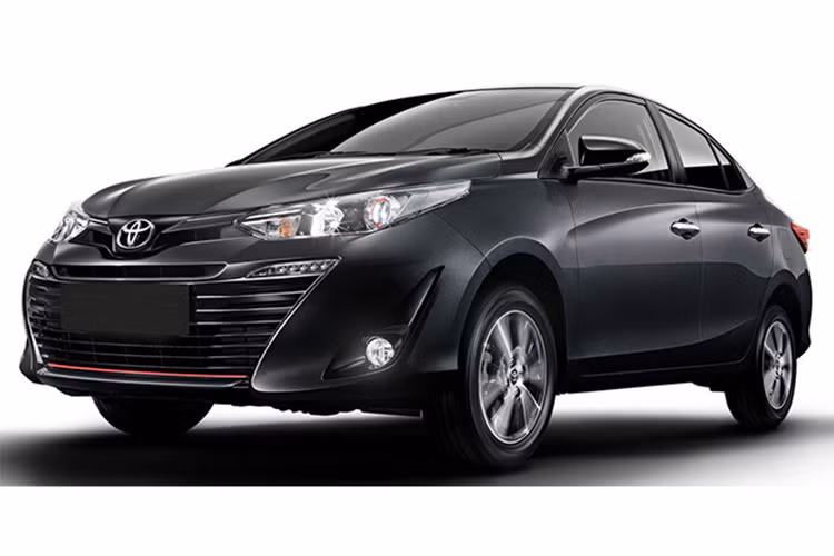 Tại thị trường Việt Nam, Toyota Vios vẫn đang là "ông vua" doanh số khi không có bất cứ mẫu xe nào bắt kịp Vios về số lượng xe bán ra trong tháng và cả năm. Hiện tại, mẫu Vios đương đại là model mới nâng cấp và bổ sung thêm 2 bản mới, đẩy lượng biến thể phân phối lên đến 5 bản với giá xe Toyota Vios 2020 trong tầm từ 490 triệu đồng đến 570 triệu đồng.