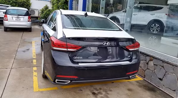 Hyundai Genesis sedan 2015 xuat hien tai Ha Noi-Hinh-2