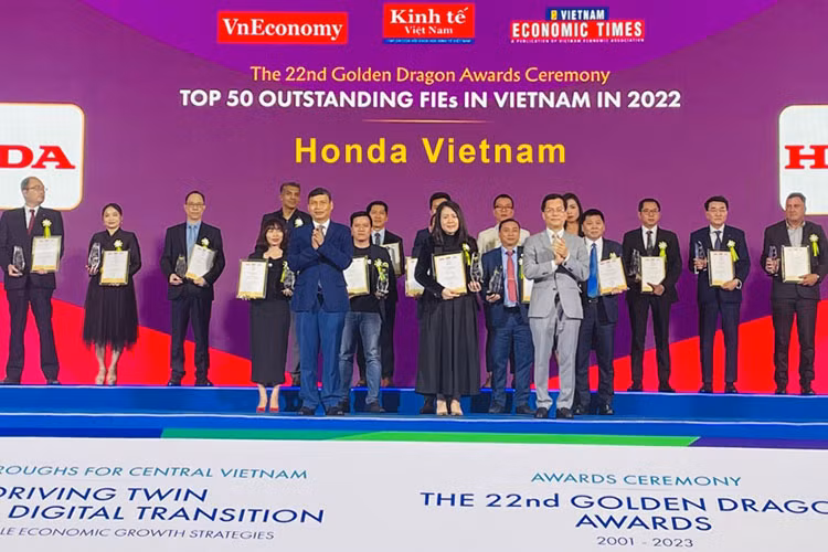 Honda Viet Nam nhan giai thuong Rong Vang lan thu 18