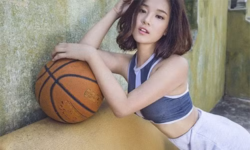 Bi “ga tinh” 10.000 USD, Hoang Yen Chibi che “re qua“