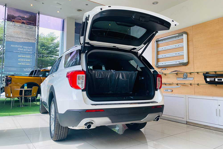 Ford Explorer tai Viet Nam giam gia niem yet toi gan 500 trieu dong-Hinh-3