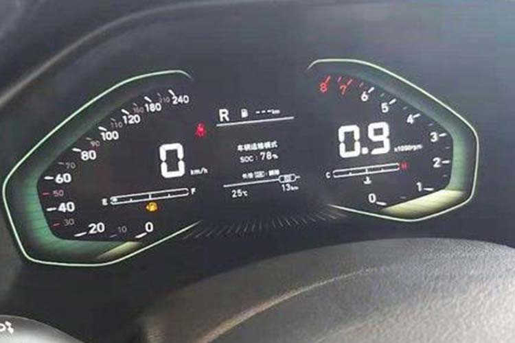 Ngoài ra, Hyundai i20 2020 mới cũng sẽ có cụm kỹ thuật số 10,25 inch kết hợp với màn hình trung tâm 10,25 inch cho giao diện công nghệ cao.