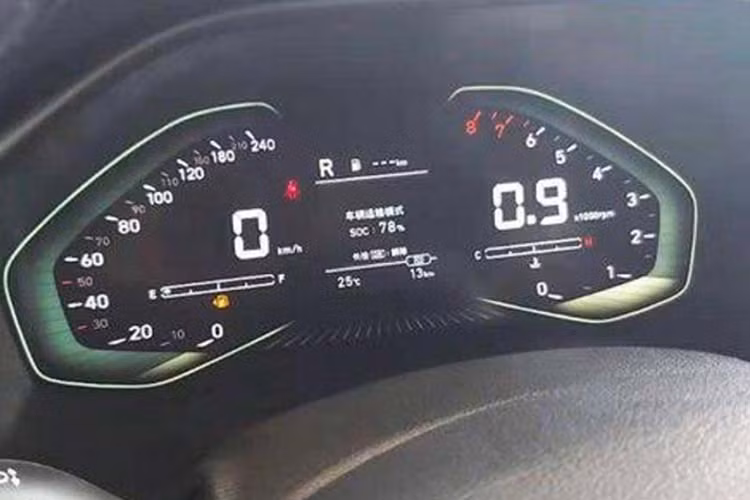 Ngoài ra, Hyundai i20 2020 mới cũng sẽ có cụm kỹ thuật số 10,25 inch kết hợp với màn hình trung tâm 10,25 inch cho giao diện công nghệ cao.