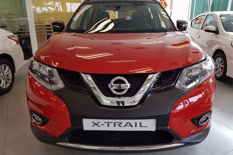 So với phiên bản hiện tại đang được bán ra thì phiên bản đặc biệt này được trang bị 2 tông màu, bao gồm đỏ (Passion Red) trên thân xe và phần nóc mái cùng một số chi tiết khác được sơn màu đen mờ, tiêu biểu như cản trước sau, ốp gương chiếu hậu và bộ vành bánh xe hợp kim 17 inch được sơn màu đen.