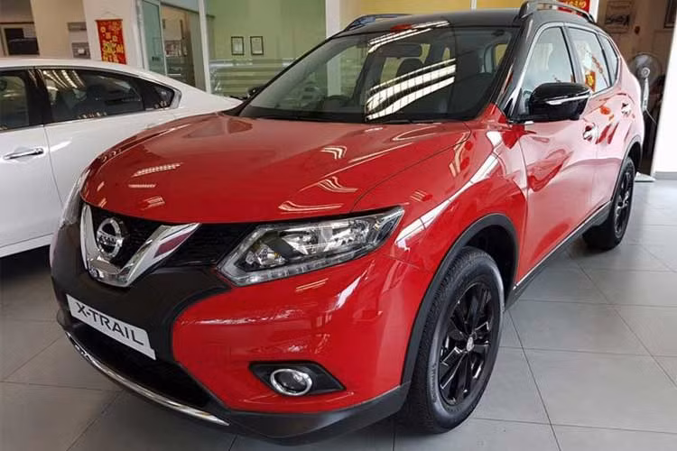 Nhà phân phối xe ôtô Nissan tại Malaysia là Edaran Tan Chong Motor vừa giới thiệu mẫu xe Nissan X-Trail phiên bản đặc biệt. Xe sở hữu thiết kế tổng thể không có sự thay đổi so với phiên bản tiêu chuẩn, tuy nhiên Nissan X-Trail X-Tremer 2018 lại được bổ sung thêm nhiều chi tiết mới với màu sơn ngoại thất đối lập.