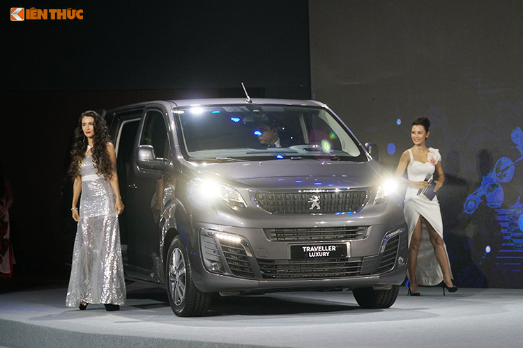Với những công nghệ trên cùng nền tảng khung gầm thế hệ mới EMP2 của Tập đoàn PSA, giúp Peugeot Traveller đạt được chứng chỉ 5 sao về an toàn theo tiêu chí của Euro NCAP. Tại thị trường Việt Nam, giá xe Peugeot Traveller với 2 phiên bản: Peugeot Traveller Luxury (7 chỗ) là 1,699 tỉ đồng và Peugeot Traveller Premium (4 + 2 chỗ) là 2,249 tỷ đồng.