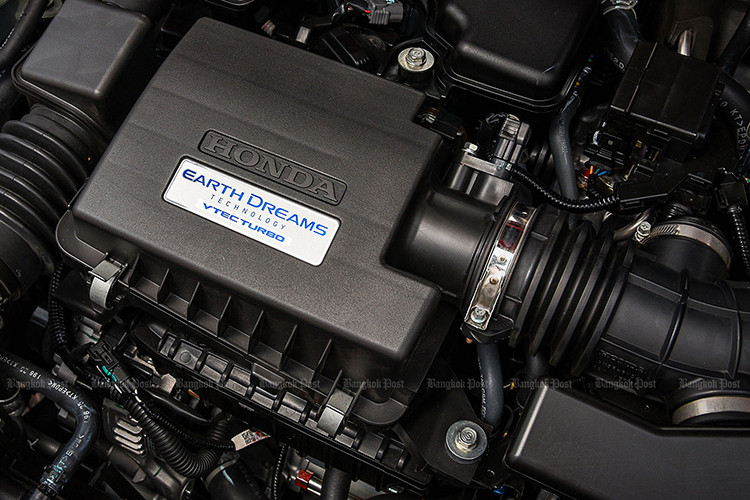 Xe sẽ sử dụng động cơ 1.0L DOHC 3 xy-lanh VTEC TURBO, cho công suất tối đa 122 mã lực tại 5.500 vòng/phút, mô-men xoắn cực đại 173 Nm tại 2.000 đến 4.500 vòng/phút. Động cơ này không chỉ mạnh hơn bản 1.5 trước đó mà mức tiêu thụ nhiên liệu cũng rất ấn tượng 4,2 lít/100km. City 2020 cũng thân thiện môi trường hơn khi đáp ứng tiêu chuẩn khí thải EURO 5 và lượng khí thải CO2 chỉ 99g/km. Bên cạnh đó, lẫy chuyển số sau vô-lăng cũng góp phần mang lại cảm xúc cho người lái.