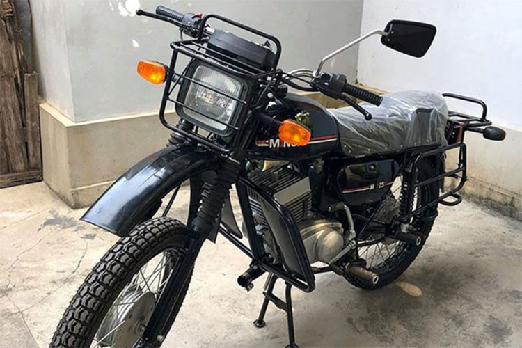Theo chủ nhân chiếc xe thì đây là phiên bản M1nsk M125X sử dụng khối động cơ 2 thì từng ra mắt vào năm 2012. Mẫu xe này cũng được coi là sự hồi sinh dòng xe hoài cổ mà thương hiệu xe máy của thành phố Minsk (Belarus) vốn ăn sâu vào tâm trí người dân Việt Nam thời kỳ bao cấp và cuối thập niên 80 của thế kỷ trước.