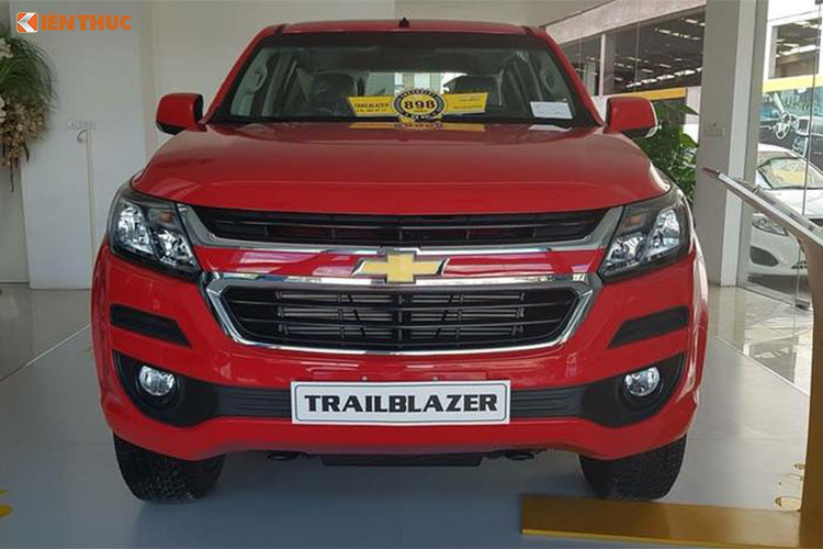 Vào thời điểm mới ra mắt vào năm 2018, Chevrolet Trailblazer hoàn toàn mới được bán ra như sau; Trailblazer phiên bản 2.8L 4x4 AT LTZ: giá 1,075 tỉ đồng. Trailblazer bản 2.5L VGT 4x2 AT LT: giá 898 triệu đồng. Trailblazer bản 2.5L 4x2 MT LT: giá 859 triệu đồng (bao gồm VAT).