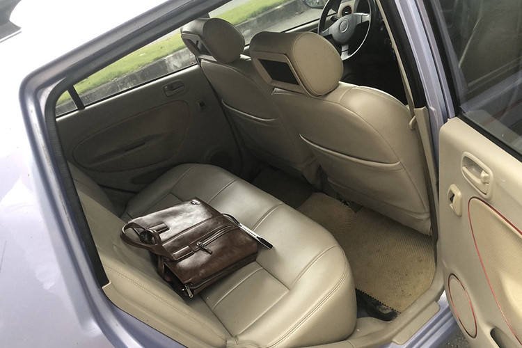 Một trong những điểm đáng chú ý của Daihatsu Charade là nó trang bị động cơ cam kép DOHC (Double Overhead Camshaft), trong khi các xe cùng hạng sử dụng động cơ cam đơn SOHC (Single Overhead Camshaft).