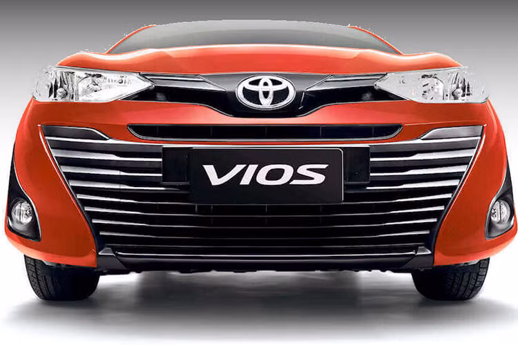 Về động cơ, mẫu xe sedan Toyota Vios mới tại thị trường Philippines nhiều khả năng cũng không thay đổi. Ở thị trường này, xe có 2 tùy chọn động cơ xăng 4 xi-lanh với dung tích 1,3 lít và 1,5 lít.