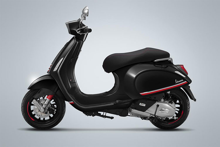Như vậy, mẫu xe mới nhất của Vespa sẽ được thay đổi đáng kể về ngoại hình nhưng với các trang bị và khối động cơ được giữ nguyên. Giá xe Vespa Sprint Carbon 2019 được bán ra thị trường trong tháng 6/2019 này với mức giá 78,5 triệu đồng.