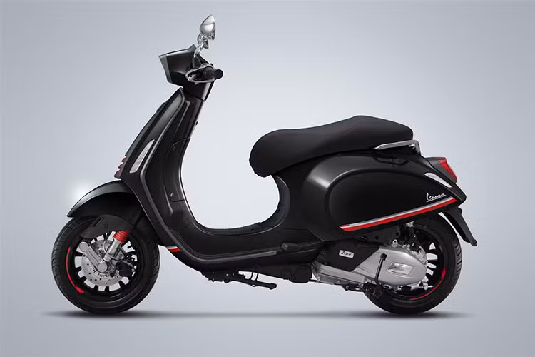Như vậy, mẫu xe mới nhất của Vespa sẽ được thay đổi đáng kể về ngoại hình nhưng với các trang bị và khối động cơ được giữ nguyên. Giá xe Vespa Sprint Carbon 2019 được bán ra thị trường trong tháng 6/2019 này với mức giá 78,5 triệu đồng.