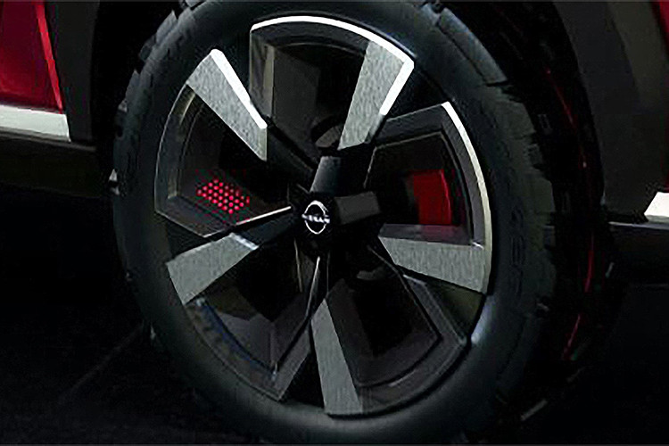 Ngoài ra, Nissan Magnite còn đi kèm bộ vành hợp kim có thiết kế 5 chấu phối 2 màu khá thể thao và nẹp thân xe bằng nhựa màu đen hầm hố. Tuy nhiên, khi lên dây chuyền sản xuất, Magnite dự kiến sẽ sở hữu thiết kế bình thường hơn vì hình ảnh mà hãng Nissan tung ra là của phiên bản concept.