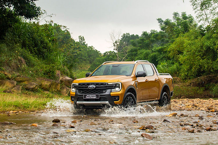 Xếp ở vị trí thứ 2 là “vua bán tải” Ford Ranger với 1.480 xe bàn giao tới tay khách hàng. Hiện Ford Ranger 2023 lắp ráp trong nước với 6 phiên bản XL, XLS MT, XLS 2x4 AT, XLS 4x4 AT, XLT và Wildtrak, giá xe dao động từ 659 - 965 triệu đồng. Từ tháng 5 trở đi, Ford Ranger sẽ được điều chỉnh tăng giá từ 10 - 20 triệu đồng tùy phiên bản.