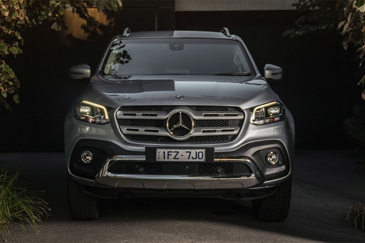 Mercedes-Benz X-Class tại Úc sở hữu khối động cơ diesel 4 xi-lanh, dung tích 2,3 lít do Renault sản xuất. Động cơ này cũng được dùng cho dòng xe bán tải Nissan Navara vốn là "bản gốc" của Mercedes-Benz X-Class.