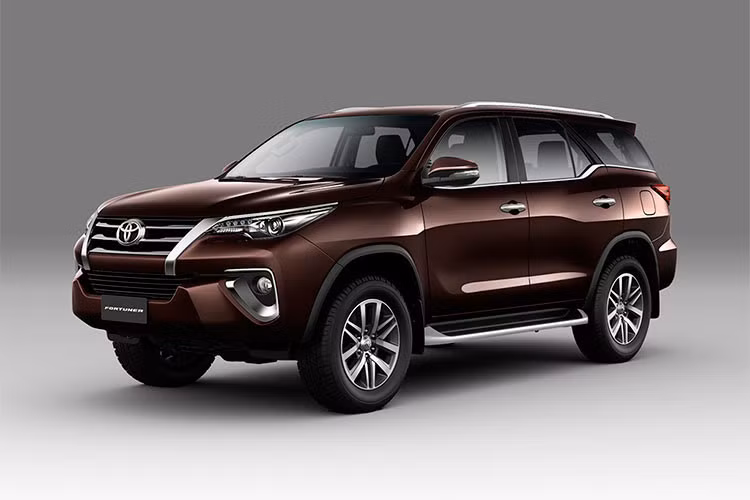 Theo thông tin được hé lộ từ một tư vấn bán hàng của một đại lý Toyota chính hãng ở Việt Nam cho hay, mẫu xe SUV 7 chỗ Toyota Fortuner mới nhiều khả năng sẽ lại một lần nữa được lắp ráp trong nước thay vì nhập khẩu nguyên chiếc từ Indonesia như hiện tại.