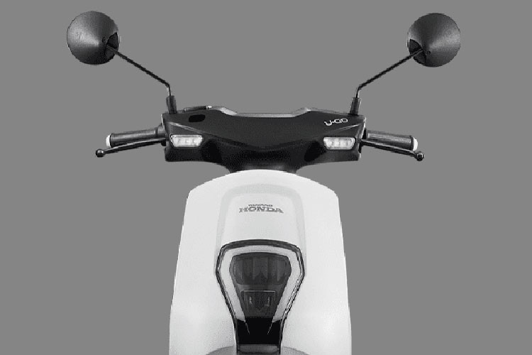 Không chỉ đơn giản về mặt thiết kế, các trang bị trên Honda U-GO cũng khá cơ bản như hệ thống chiếu sáng gồm đèn pha, đèn định vị, đèn xinhan và đèn phanh đều ứng dụng công nghệ LED.