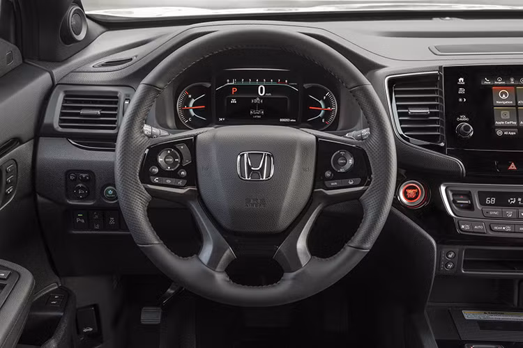 Mâm của Passport EX-L sẽ lên tới 20 inch sơn màu xám mờ. Bên trong cabin, vô lăng bọc da, ghế lái chỉnh điện 10 hướng, hệ thống thông tin giải trí HomeLink với màn hình 8 inch với khả năng tương thích Android Auto và Apple CarPlay,...