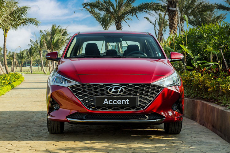 Kết quả kinh doanh tháng 9 của Hyundai Accent khá khả quan khi đạt doanh số 1.711 xe, tăng hơn 700 xe so với tháng trước. Kết quả trên đã giúp Accent vươn lên vị trí thứ 3 trên bảng xếp hạng, tăng 3 bậc so với vị trí tháng trước. Kể từ đầu năm đến hết tháng 9, lượng xe Accent bàn giao đạt 11.540 xe và đứng thứ 2 toàn thị trường.