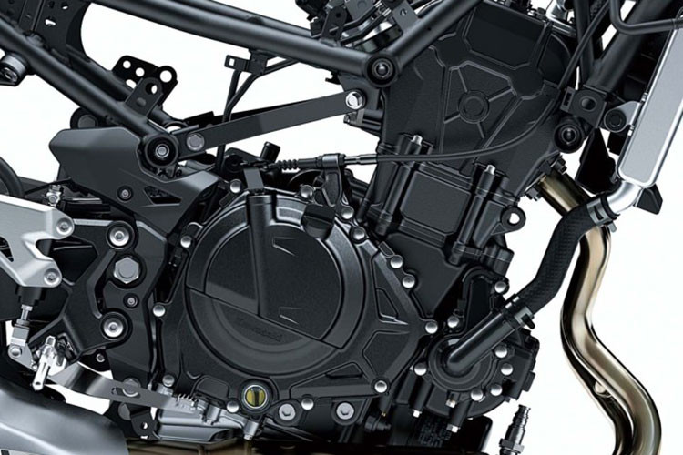 Nếu thực sự được ra đời, chiếc xe môtô cỡ nhỏ naked-bike hoàn toàn mới này sẽ sử dụng chung cỗ máy với "người anh em" Kawasaki Ninja 400 trên thị trường với xy lanh đôi, 399cc với hệ thống đèn LED mới.