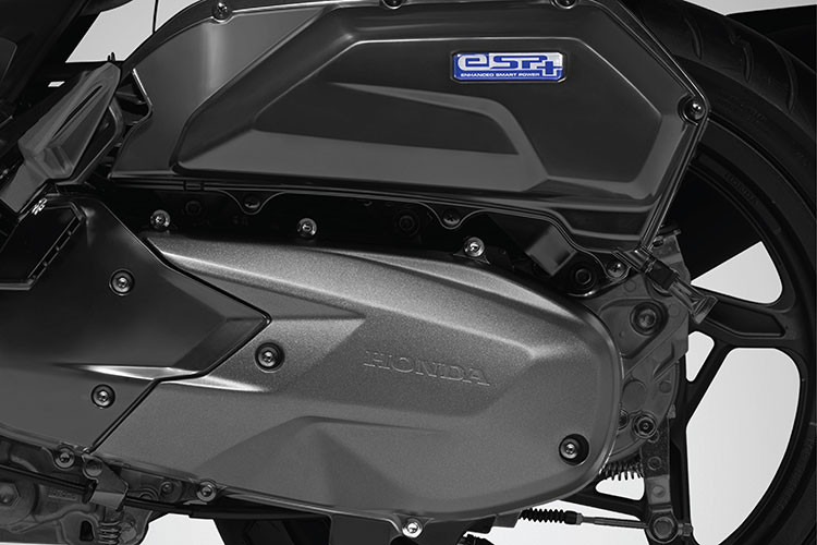 Không những nâng cấp động cơ 125cc, Air Blade thế hệ mới còn mang đến cho khách hàng thêm lựa chọn về dung tích động cơ 160cc cùng khả năng vận hành mạnh mẽ, hứa hẹn sẽ là bạn đồng hành đáng tin cậy cùng khách hàng chinh phục mọi nẻo đường.