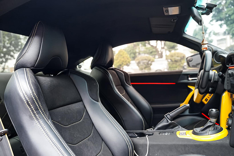 Về động cơ, xe vẫn giữ nguyên bản với cỗ máy Boxer 2.0L do Subaru sản xuất, kết hợp hộp số tự động 6 cấp và hệ dẫn động cầu sau. Động cơ này sản sinh công suất tối đa 197 mã lực và mô-men xoắn cực đại 205Nm, mang lại cảm giác lái phấn khích cho người điều khiển.