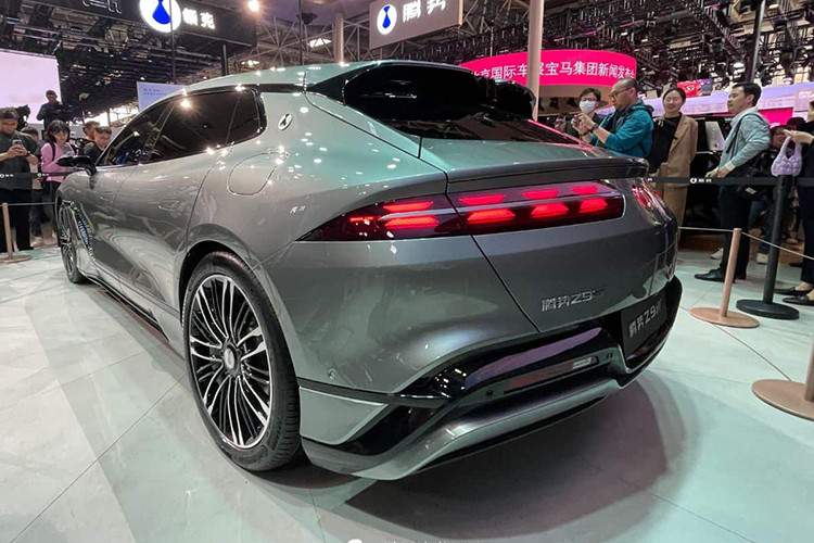 Vị lãnh đạo của BYD này cũng khẳng định rằng Z9 GT sẽ vượt cả Panamera và S-Class về trang bị nội thất, sự thoải mái và khả năng tăng tốc.