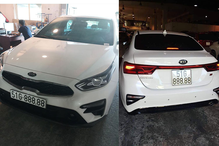 Ngày 7/3 vừa qua, chủ một chiếc xe Kia Cerato đời mới được cho biết là đã bấm được biển số ngũ quý 8. Hình ảnh chiếc xe cùng tấm biển số được chia sẻ rất nhiều trên mạng xã hội. Các bình luận đa số dành lời khen cho chủ xe, đồng thời cũng có những người ngỏ ý muốn mua lại.