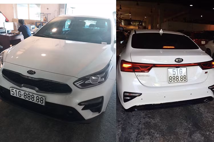 Ngày 7/3 vừa qua, chủ một chiếc xe Kia Cerato đời mới được cho biết là đã bấm được biển số ngũ quý 8. Hình ảnh chiếc xe cùng tấm biển số được chia sẻ rất nhiều trên mạng xã hội. Các bình luận đa số dành lời khen cho chủ xe, đồng thời cũng có những người ngỏ ý muốn mua lại.