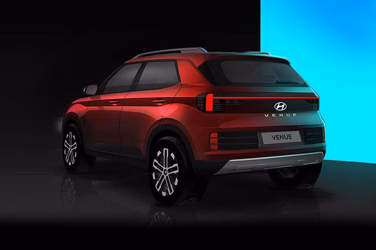 Theo hãng Hyundai, Venue 2023 sẽ chủ yếu tập trung vào những thay đổi trong thiết kế ngoại thất, không gian và trang bị tiện nghi bên trong nội thất. Đúng như những gì hãng Hyundai nói, mẫu SUV hạng A Hyundai Venue 2023 này thay đổi đáng kể trong ngoại hình.