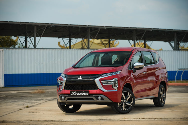 Mitsubishi Xpander len ngoi 