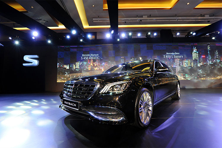 Tại buổi ra mắt - đại diện Mercedes-Benz tại Việt Nam cho biết, với những nâng cấp đáng giá về thiết kế, công nghệ kết nối lẫn sức mạnh động cơ, S-Class mới được kỳ vọng sẽ nối dài “ngôi vương” trong phân khúc xe sang cỡ lớn, đồng thời chinh phục nhiều nhóm khách hàng mới.