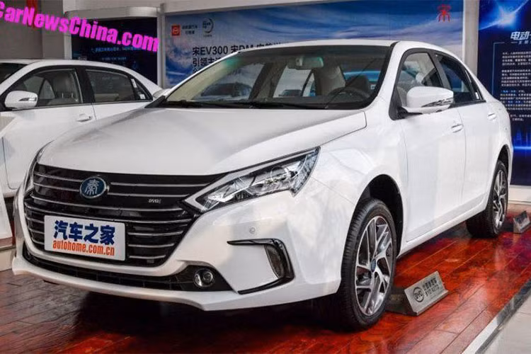 Dựa theo BYD, chỉ số tiêu thụ nhiên liệu của xe chỉ khoảng 1 lít/100 km. BYD Qin Pro là phiên bản mới của mẫu Qin hiện tại đang được bán ra tại Trung Quốc. Dự tính, nó sẽ được tung ra thị trường trong năm 2020 với mức giá khoảng 200.000 nhân dân tệ (tương đương 720 triệu đồng).