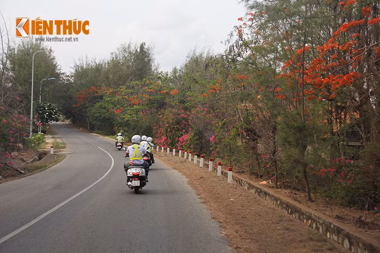 Sau hành trình kết nối tại Tây Nam Bộ và Tây Nguyên, sáng ngày 22/5/2015 - hành trình thứ 3 phượt Nam Trung Bộ cùng Yamaha Blue Core Touring 2015 đã chính thức bắt đầu.