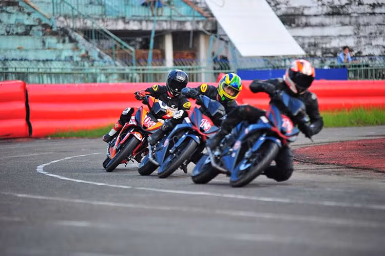 Với mục tiêu thu hút sự quan tâm hơn từ phía khán giả và nhằm đem đến bộ môn đua xe máy thể thao đến gần hơn với người hâm mộ, cuối tuần vừa qua Honda Việt Nam tiếp tục đưa đến Đồng Tháp ngoài 3 hạng mục đua quen thuộc là Honda Winnner 150, MSX 125, Blade và Wave.