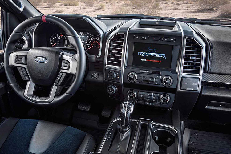 Trang bị hệ thống kiểm soát New Trail Control™ system khi xe hoạt động trên những với địa hình gồ ghề, hệ thống này sẽ tự động kiểm soát điều khiển động cơ tự động điều chỉnh mức mô-men xoắn và phanh phù hợp cho từng bánh xe riêng lẻ và người lái chỉ việc tập trung vào việc điều khiển xe. Hệ thống kiểm soát này có thể được kích hoạt ở tốc độ từ từ 1,6 đến 32km/h (1 mph đến 20 mph).